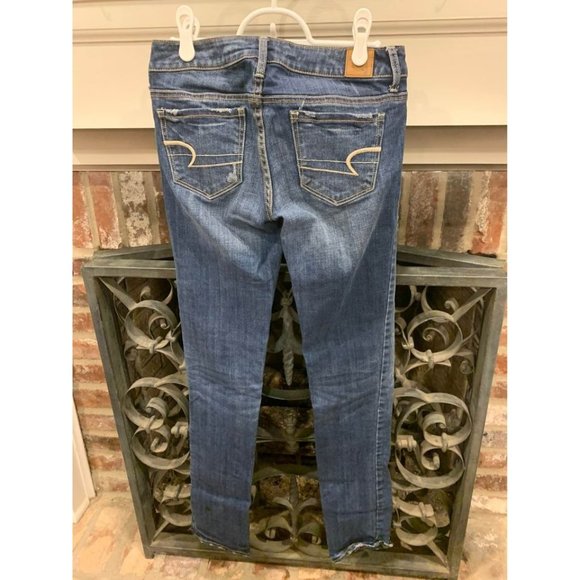American Eagle women’s size 2 skinny regular with stretch, like new (bin K) - Picture 2 of 6